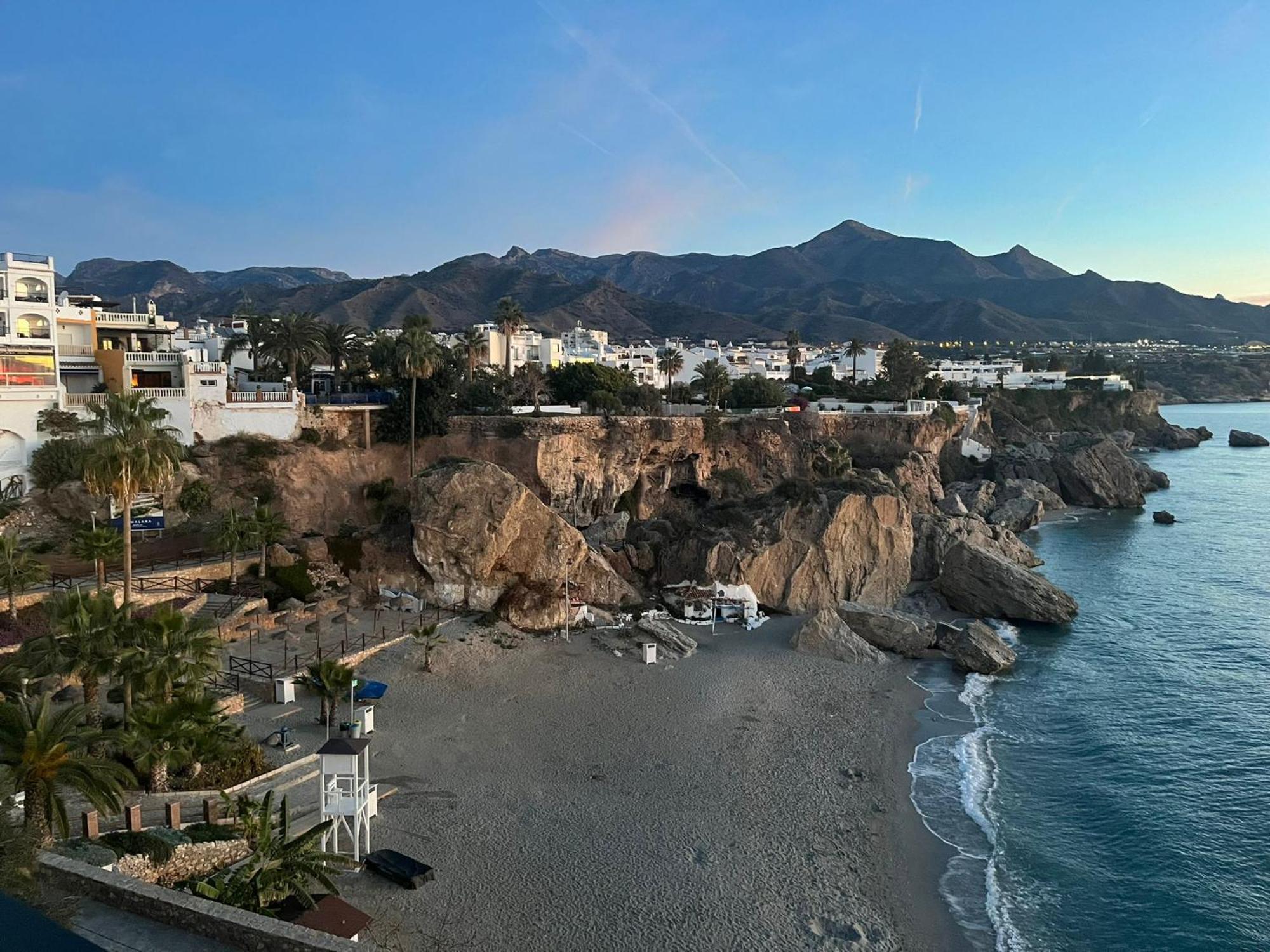 Apartment Nuevo Con Parking Y A 300 Metros Playa Nerja